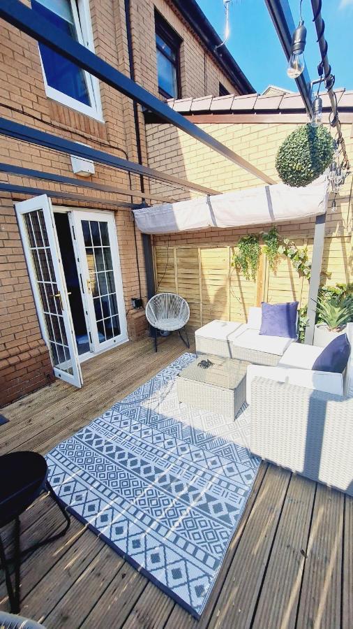 Beautiful 2Bed House With Garden, Walking Distance To Town - Free Parking Lägenhet Glasgow Exteriör bild