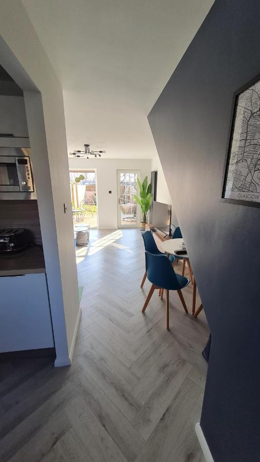 Beautiful 2Bed House With Garden, Walking Distance To Town - Free Parking Lägenhet Glasgow Exteriör bild